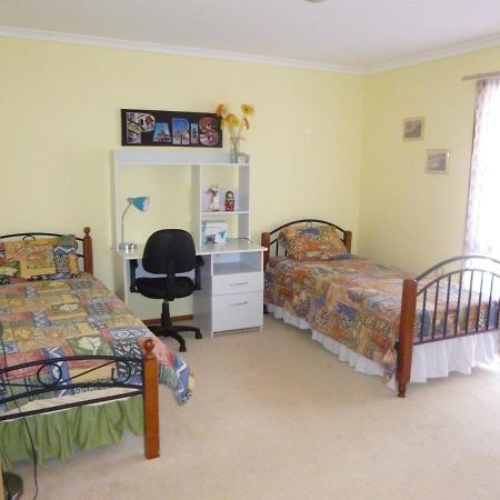 Effie Court Apartment Springvale South Екстериор снимка